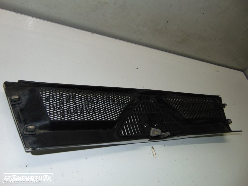 Alfa Romeo - grelha frontal - 3