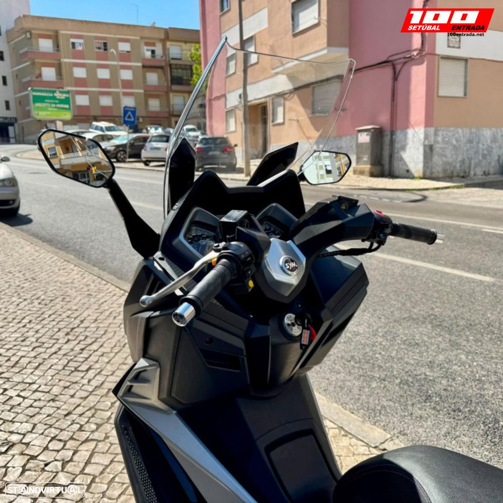 Sym Cruisym 300 - 28