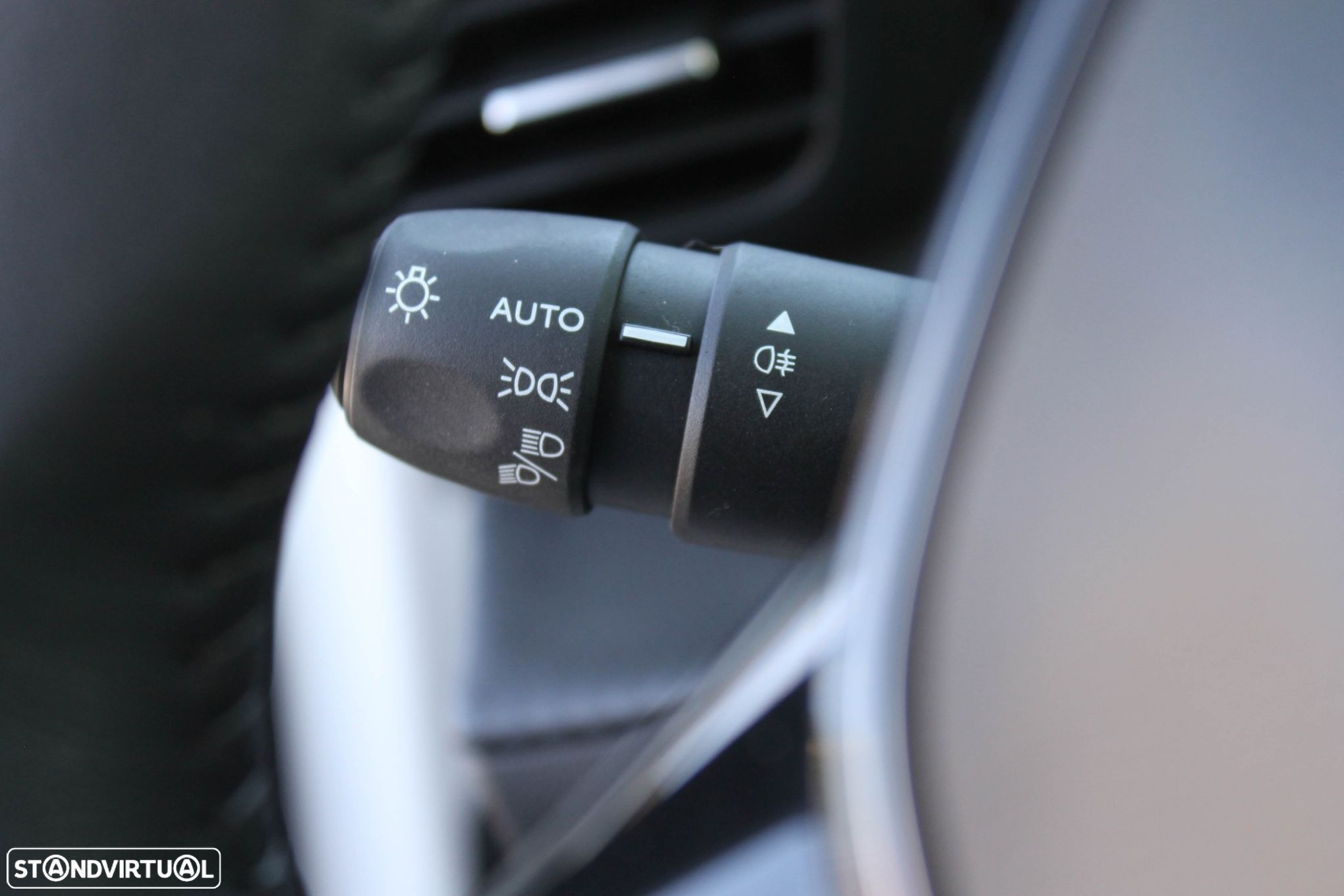 Peugeot 208 Elektromotor 136 Business - 9