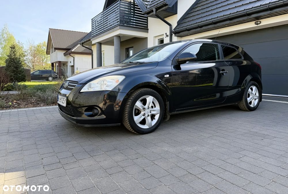 Kia Ceed - 1