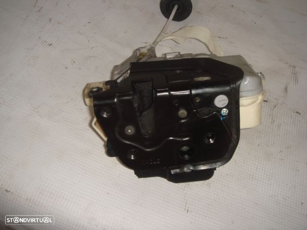 Fecho Da Porta Frente Dto Audi A3 (8P1) - 2