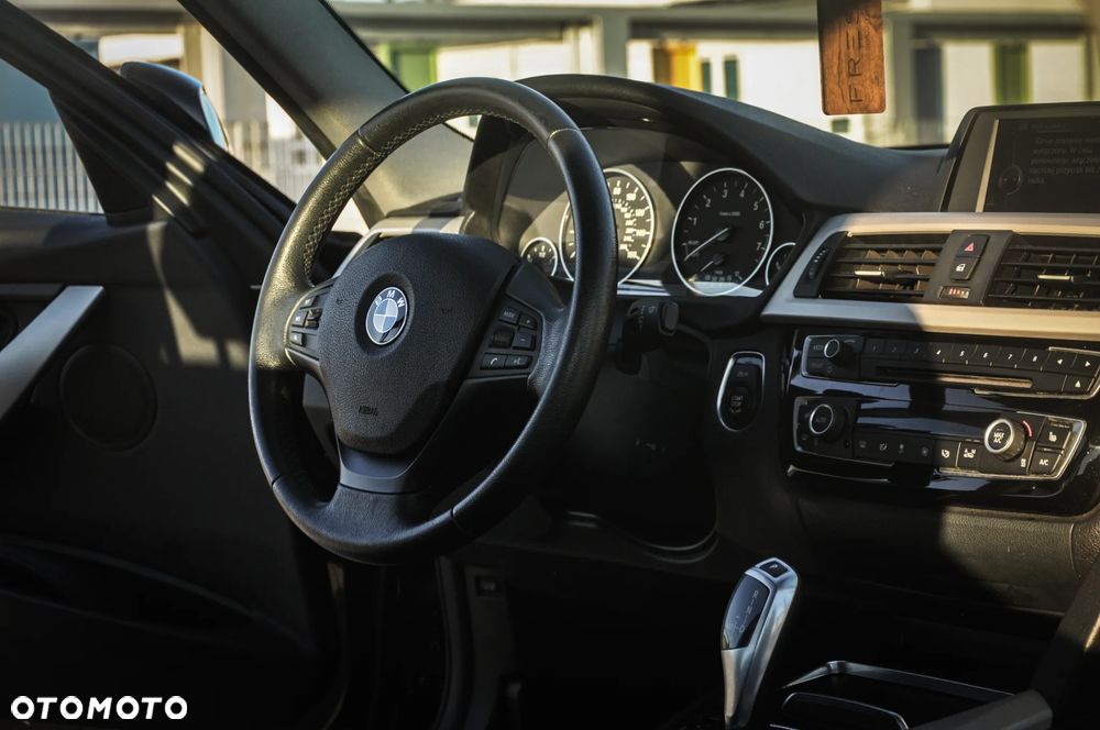 BMW Seria 3 320i Edition Luxury Line Purity - 8