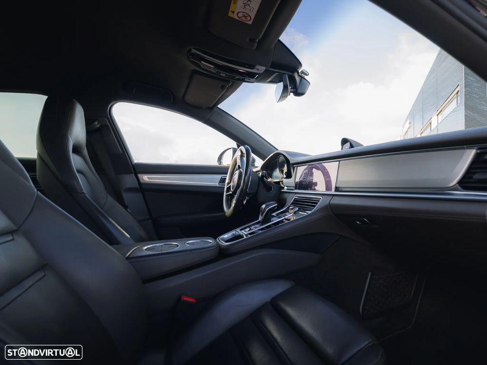 Porsche Panamera - 12