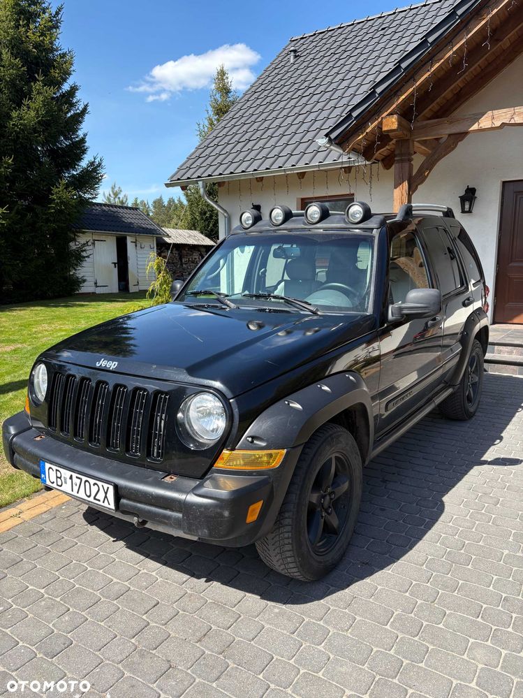 Jeep Liberty - 2