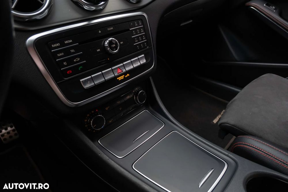 Mercedes-Benz GLA 200 7G-DCT AMG Line - 25