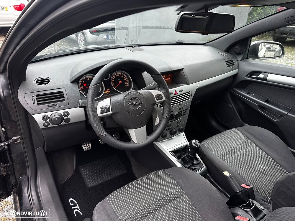 Opel Astra GTC 1.3 CDTI - 10