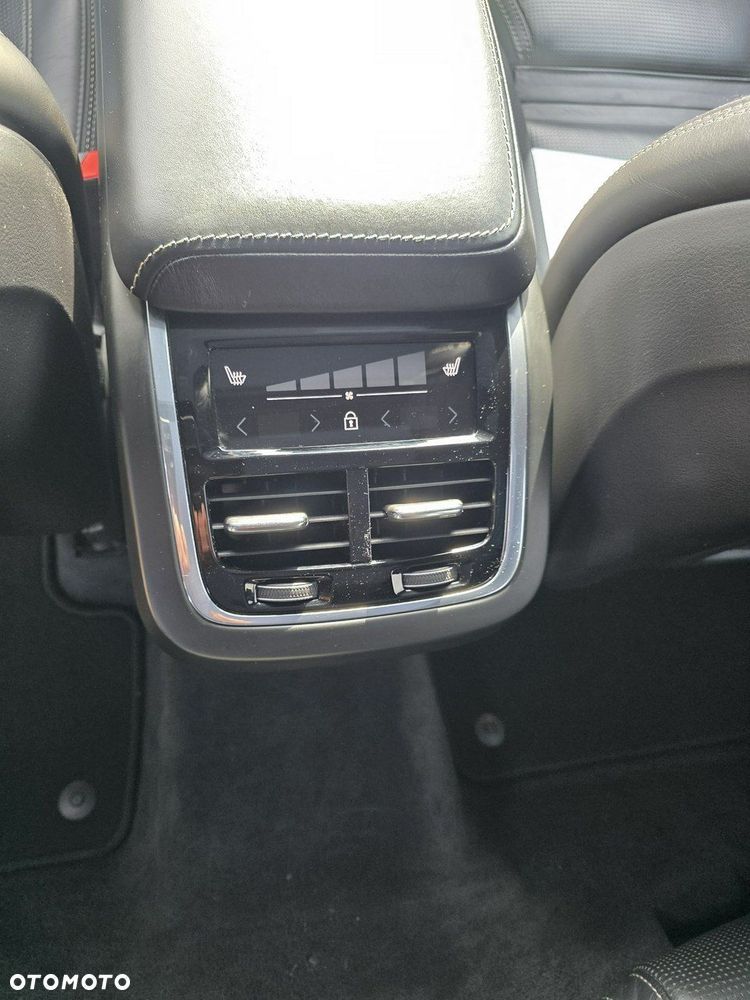 Volvo XC 60 D5 SCR AWD Inscription - 8