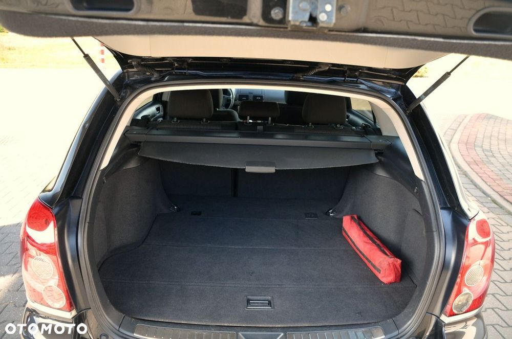 Toyota Avensis - 21