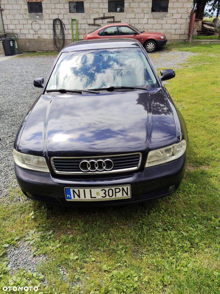 Audi A4 Limousine - 1