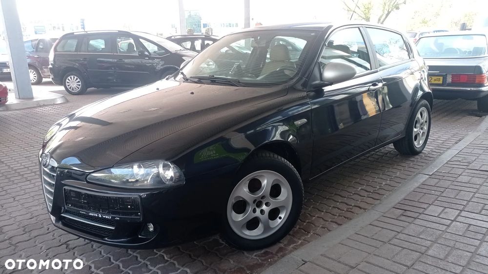 Alfa Romeo 147 1.6 Twin Spark ECO Distinctive - 25