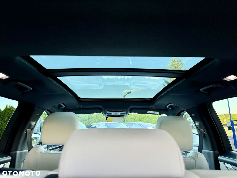 Jaguar F-Pace P250 AWD R-Dynamic Black - 24