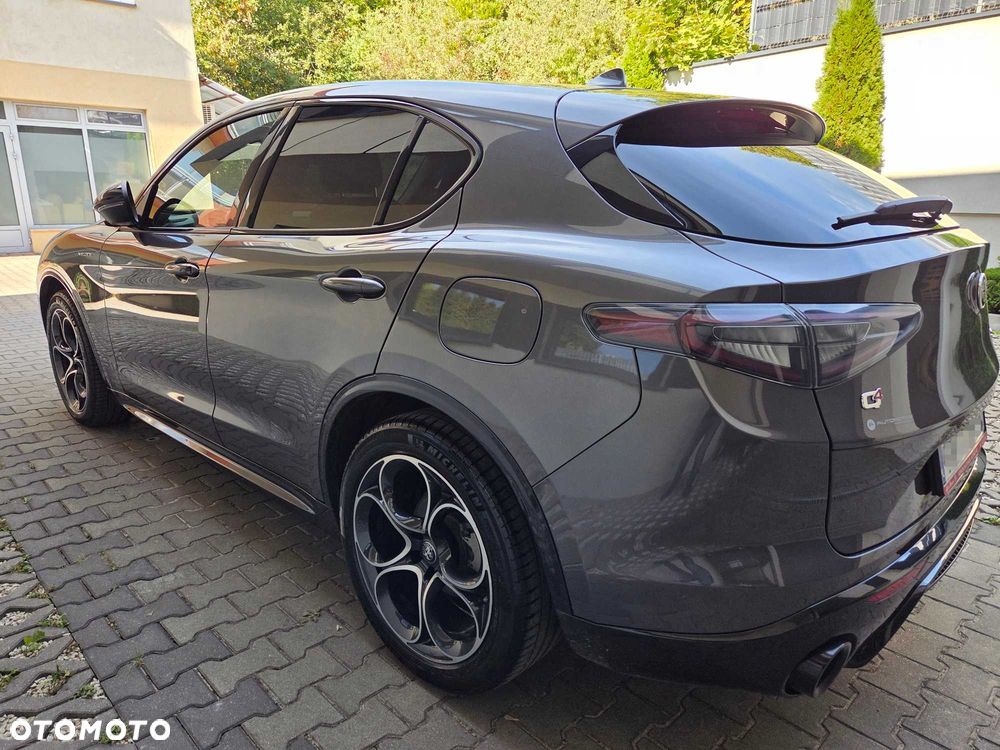 Alfa Romeo Stelvio - 4