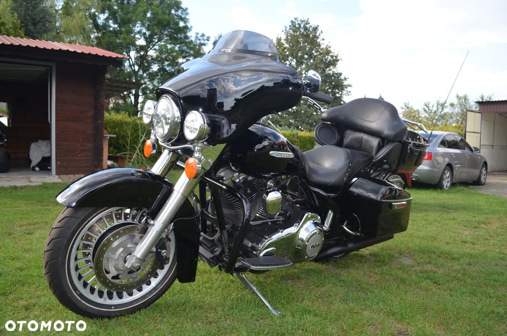 Harley-Davidson Touring Street Glide - 26