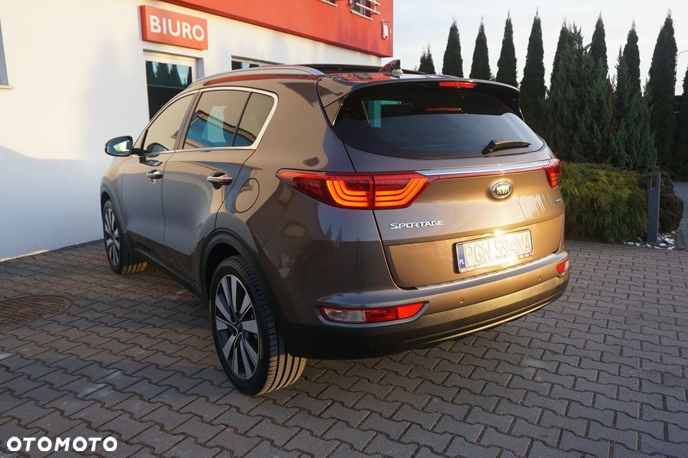 Kia Sportage 2,0 CRDI AWD Platinum - 3