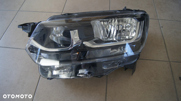 TOYOTA PROACE CITY VERSO 19R- LAMPA LEWA PRZEDNIA LEWY PRZÓD 9835780680