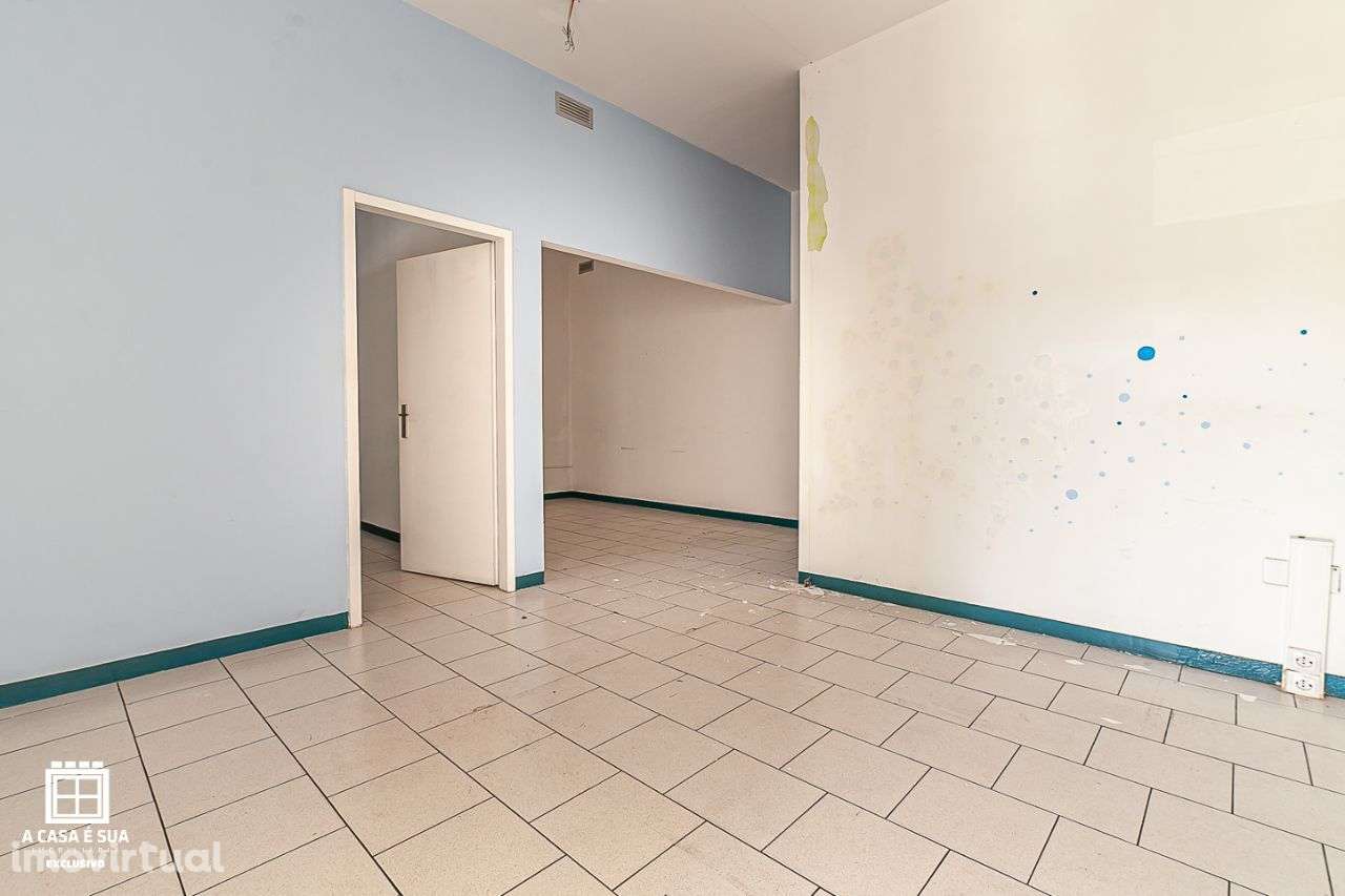 Loja com 254 m2 em São Félix da Marinha - Exclusivo - Grande imagem: 5/34