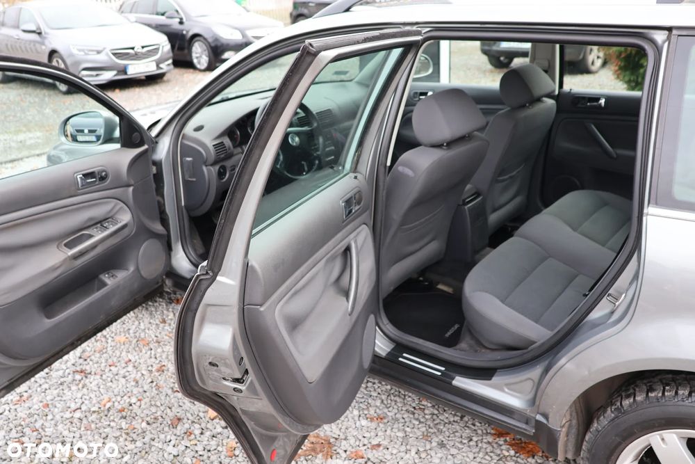 Volkswagen Passat 1.9 TDI Comfortline - 8