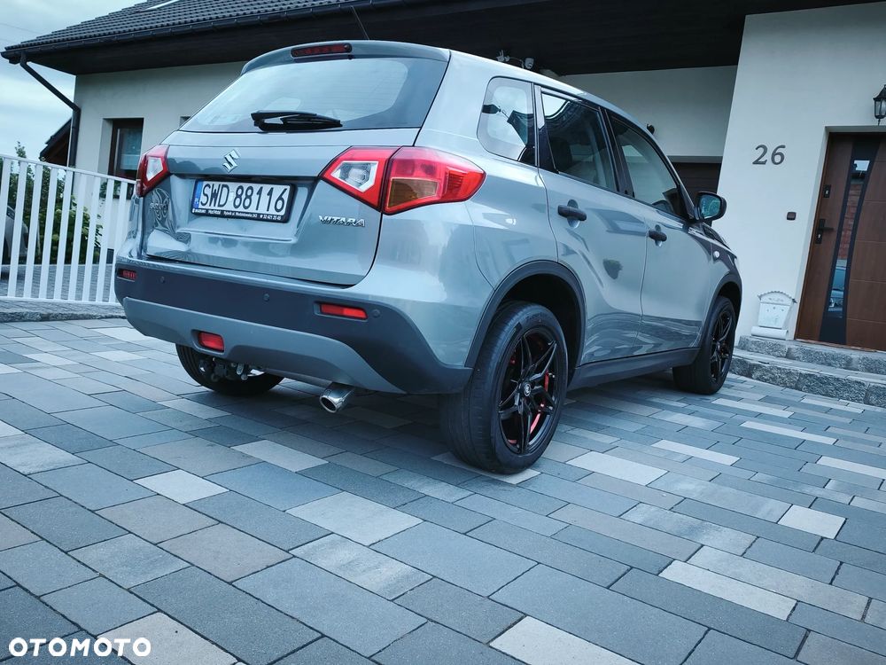 Suzuki Vitara 1.6 Comfort 2WD - 24