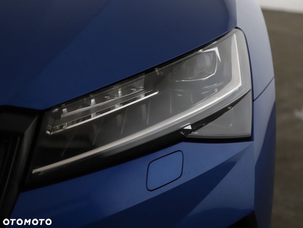 Skoda Superb 2.0 TDI SCR 4x4 Sportline DSG - 29