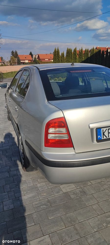 Skoda Octavia 1.8T Elegance - 17