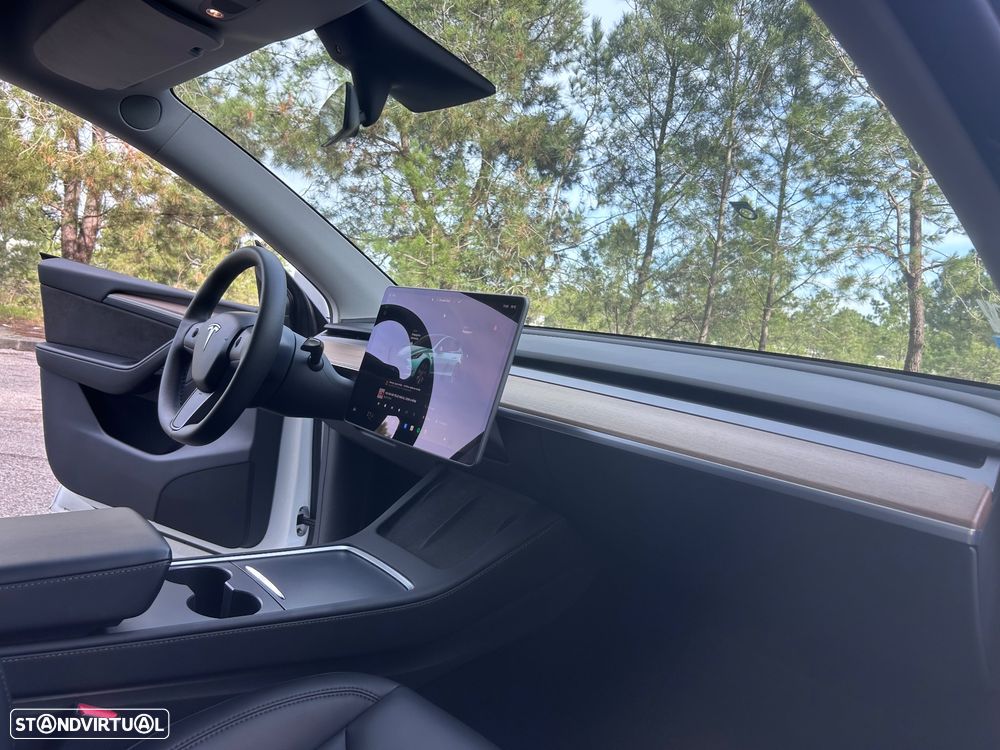 Tesla Model Y Long Range Dual Motor AWD - 15
