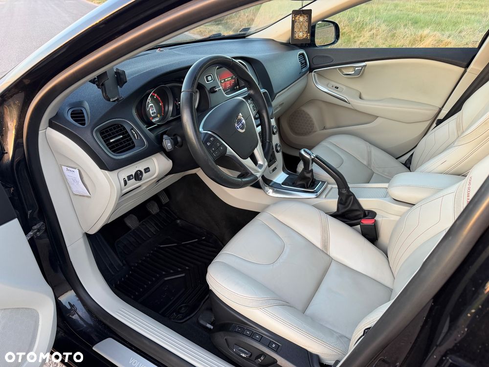 Volvo V40 D2 Drive-E Ocean Race - 8