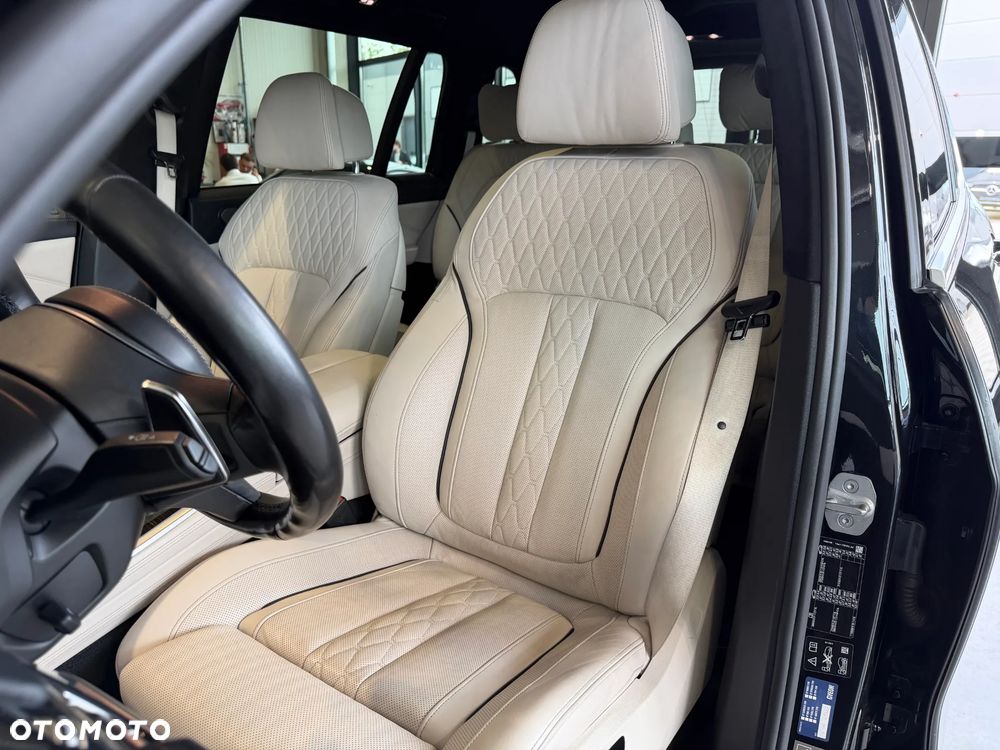 BMW X7 - 12