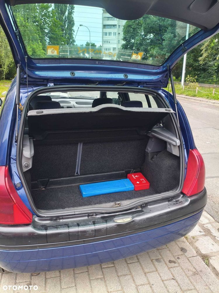 Renault Clio - 8