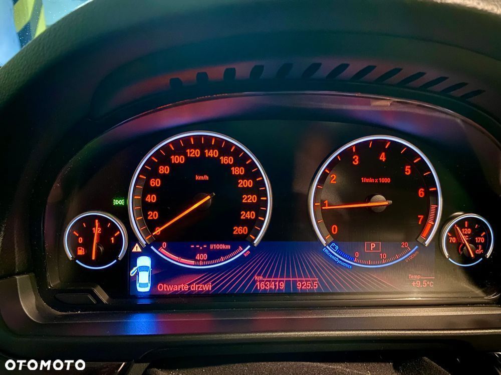 BMW Seria 5 528i Luxury Line - 18