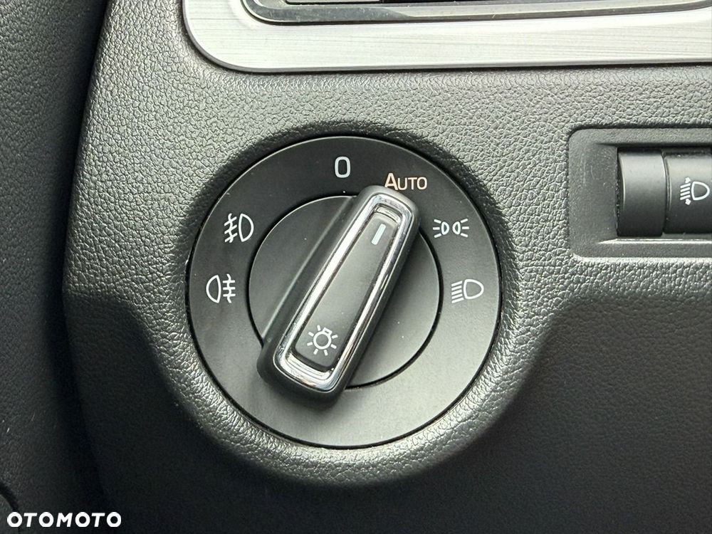Skoda RAPID Spb 1.0 TSI Ambition - 15