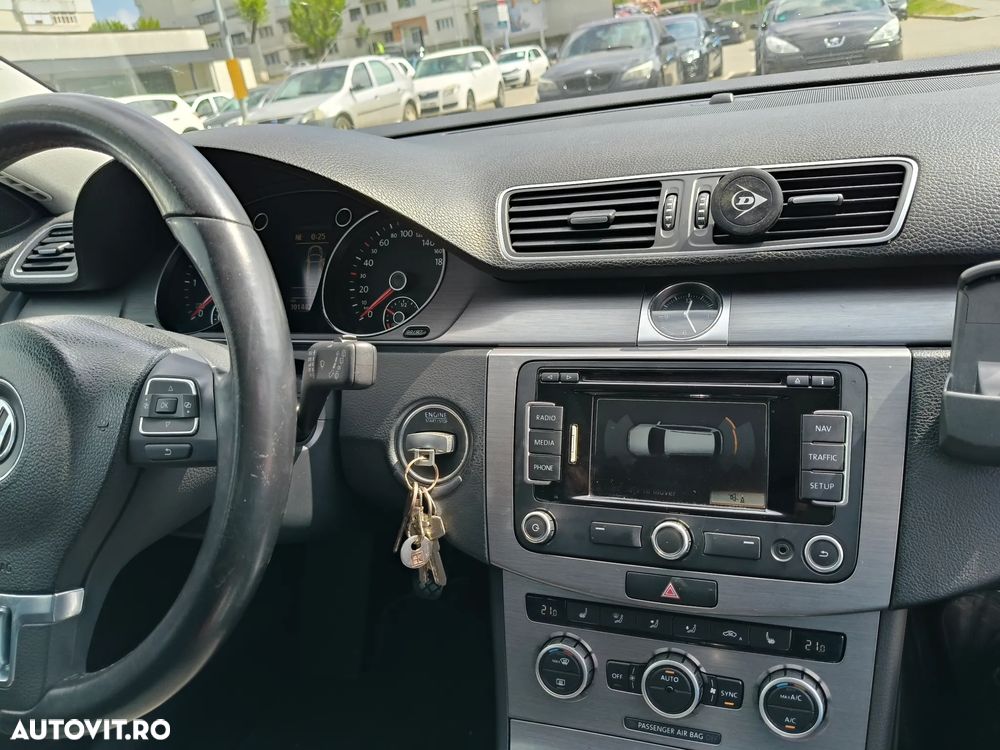Volkswagen Passat 2.0 TDI BlueMotion Technology DPF Comfortline - 5