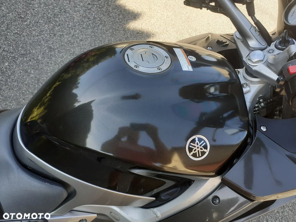 Yamaha FJR - 8