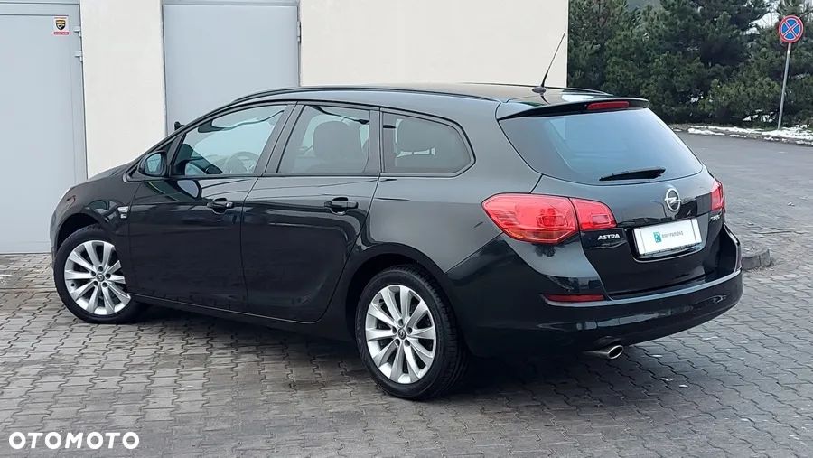 Opel Astra 1.4 Turbo 150 Jahre - 3