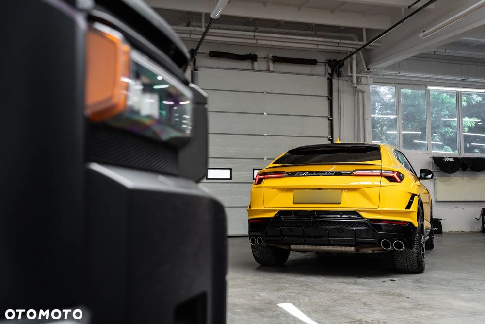 Lamborghini Urus - 7