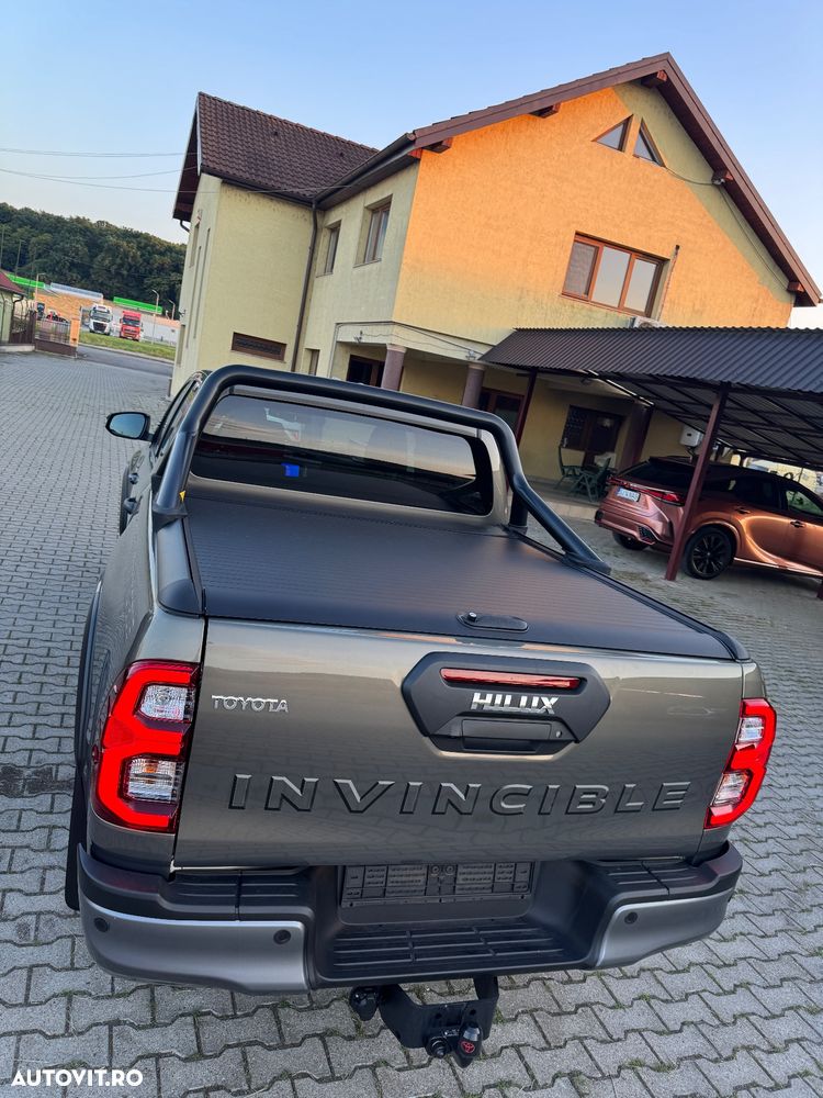 Toyota Hilux 2.8D 204CP 4x4 Double Cab AT MHEV Invincible - 28