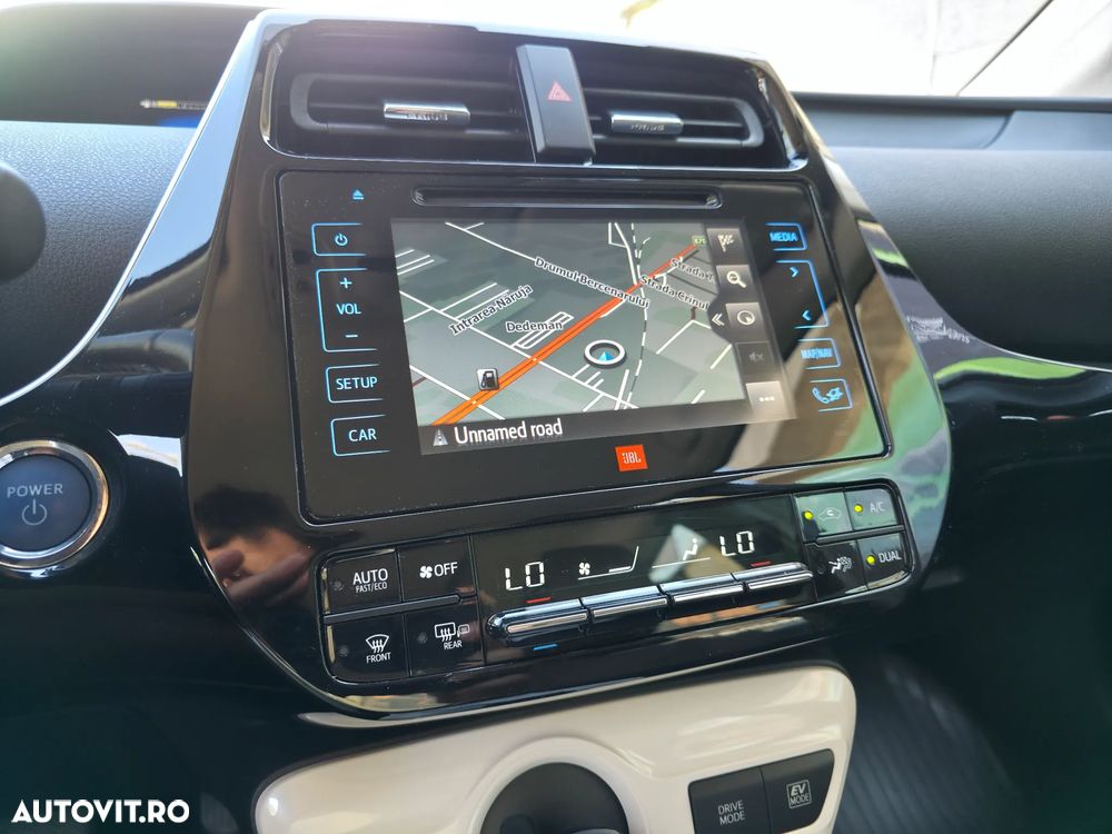Toyota Prius 1.8 HSD Exclusive Plus - 17