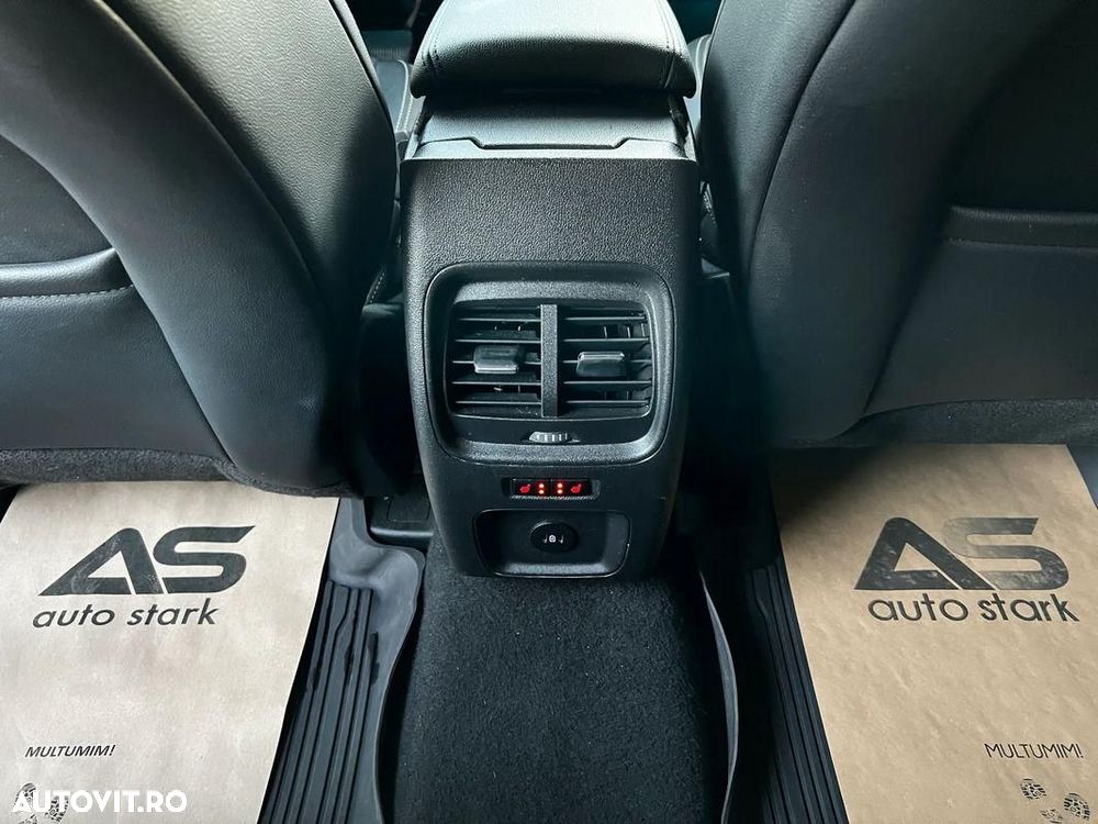 Ford Kuga 2.5 Duratec FHEV AWD Titanium - 36