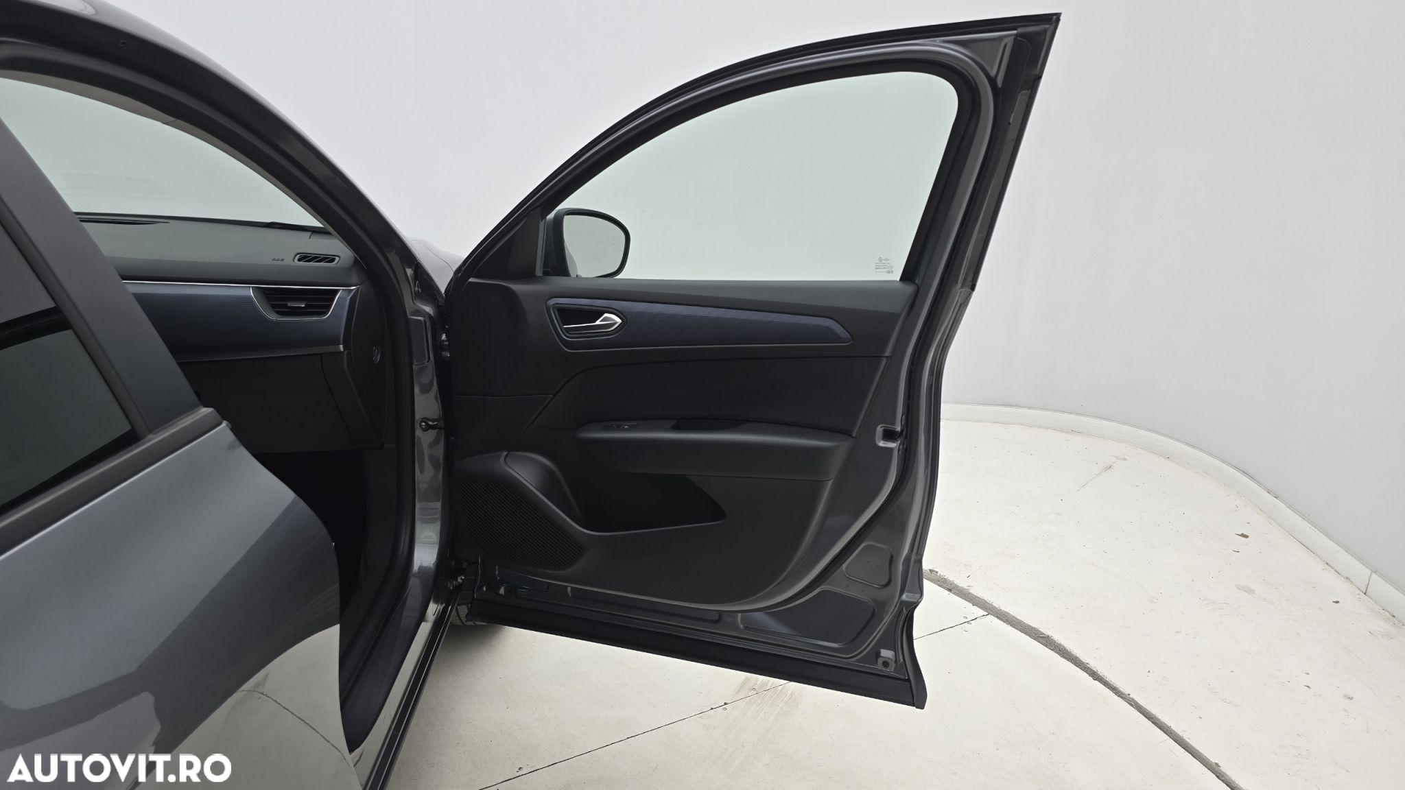 Renault Arkana E-TECH 145 Evolution - 18