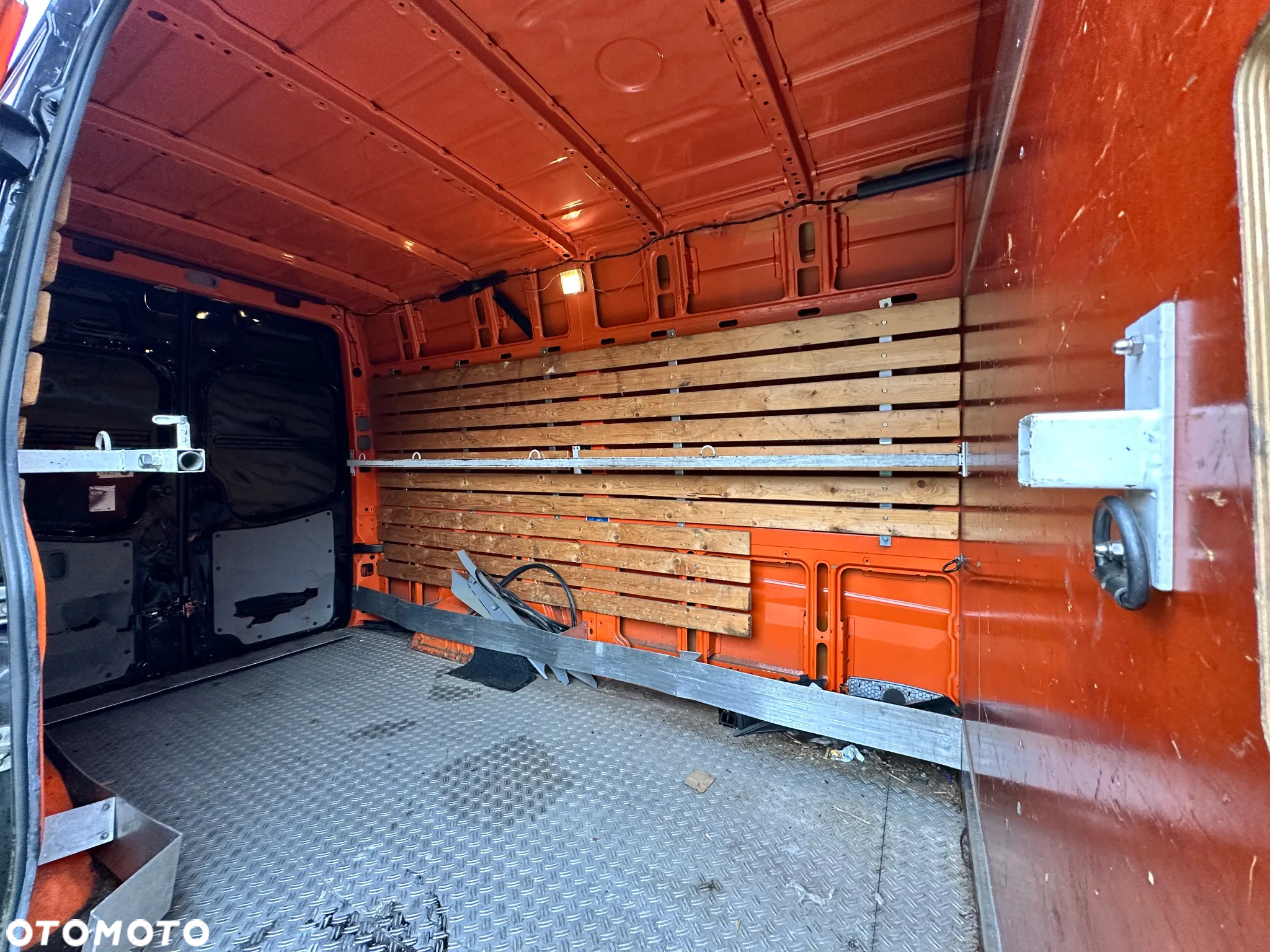 Volkswagen Crafter - 16