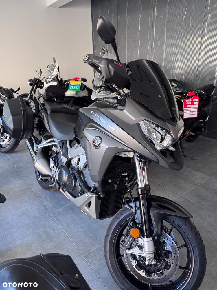 Honda VFR - 3