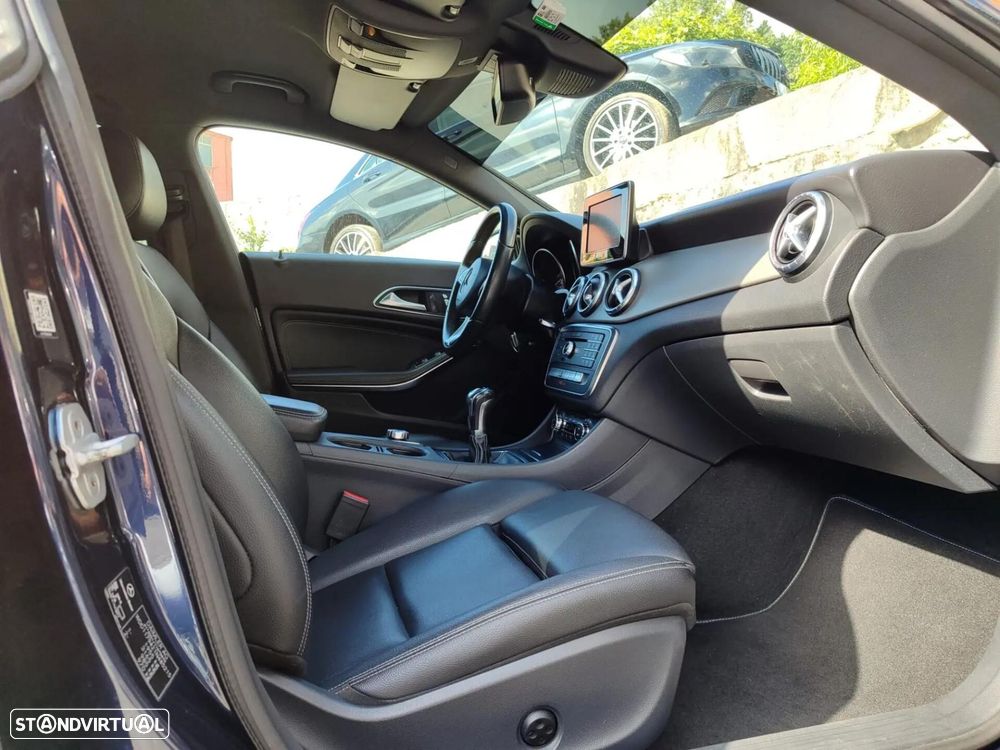 Mercedes-Benz CLA 180 AMG Line - 16