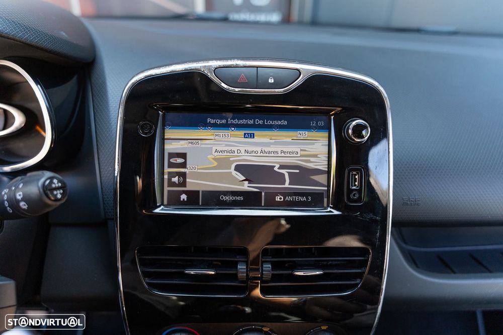 Renault Clio 1.2 16V 75 GPS - 11