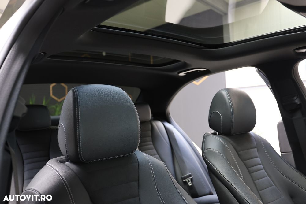 Mercedes-Benz E 300 4MATIC Aut. - 25