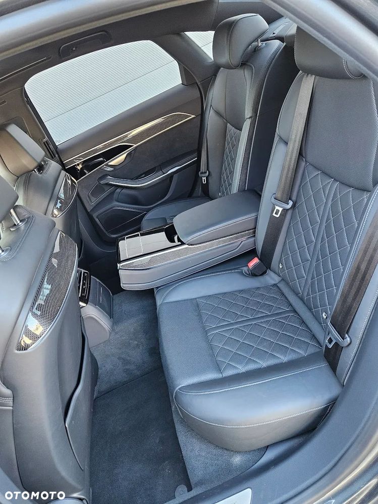 Audi S8 - 16