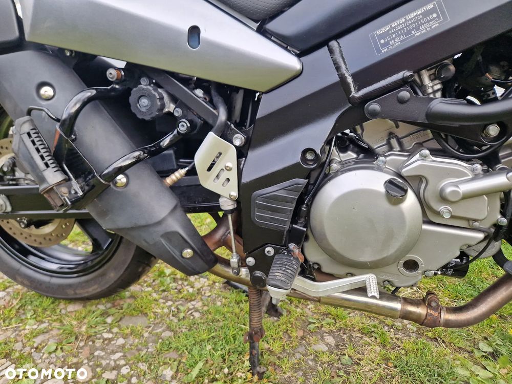 Suzuki V-STROM - 16