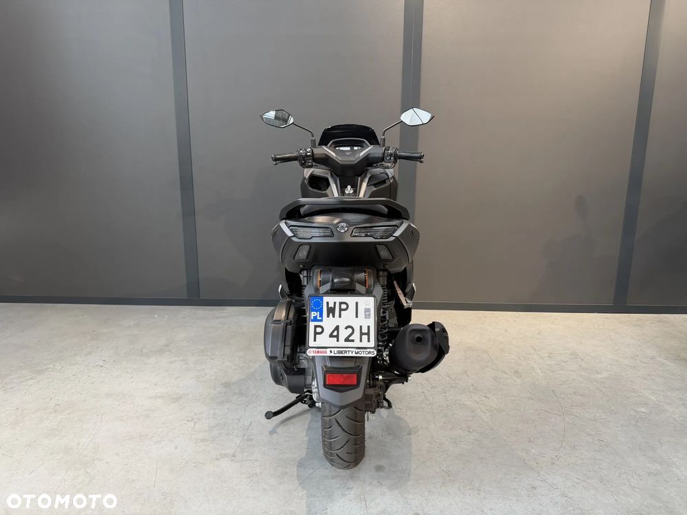 Yamaha NMAX - 8