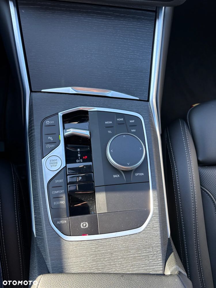 BMW Seria 3 320i M Sport - 22
