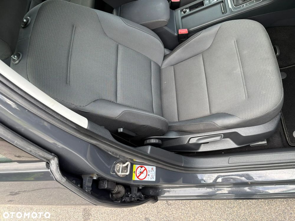Volkswagen Golf 1.6 TDI BlueMotion Technology Comfortline - 16