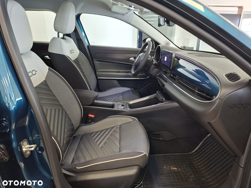 Fiat 600 1.2 Turbo Icon eDCT - 11