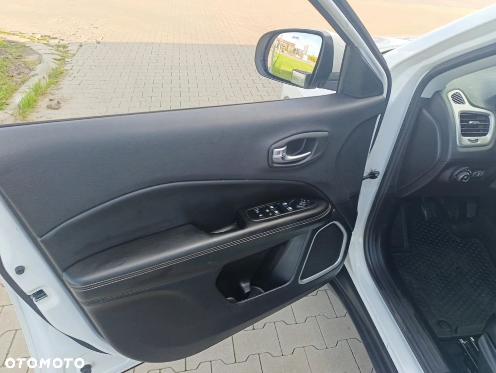 Jeep Compass 1.6 MultiJet Longitude - 25